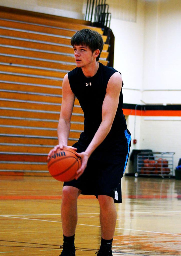 Borcia prepares to take a jump shot. 