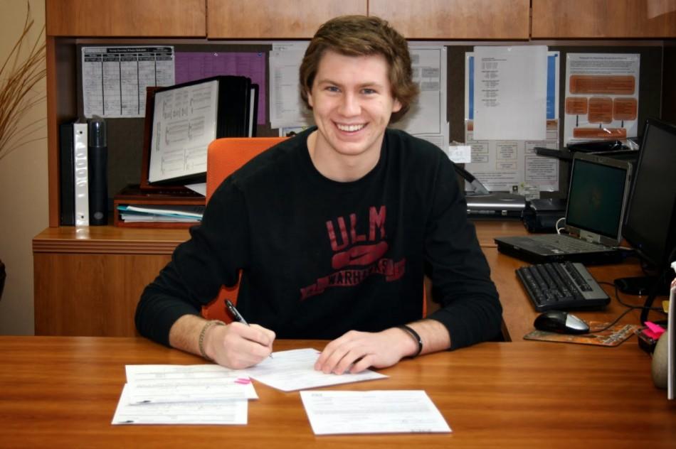 Anthony Monken signs his National Letter of Intent for the University of Louisiana at Monroe