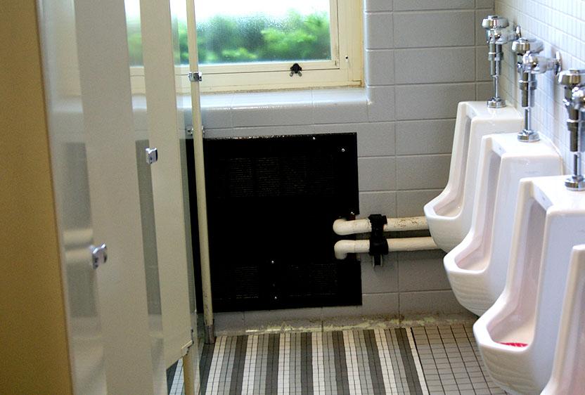 Possibly+the+best+bathroom+in+the+school%2C+next+to+the+CRC%0A