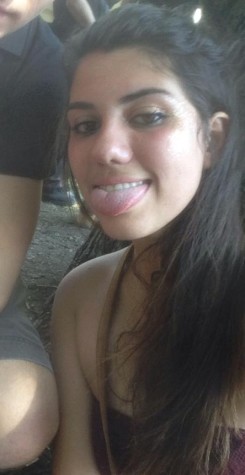 Kate's jawline, eyebrows and facial shape makes her look like a twin sister to Winehouse. Photo from Facebook