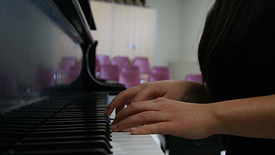 Lucia's musical foundation started with piano, and later grew to include violin. 