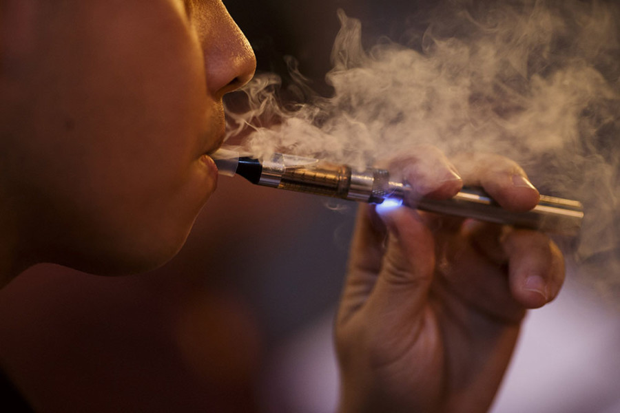 "Vaping" has recently become very popular among US teens.