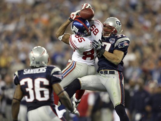 Former Giants WR David Tyree made history with the Helmet Catch.
