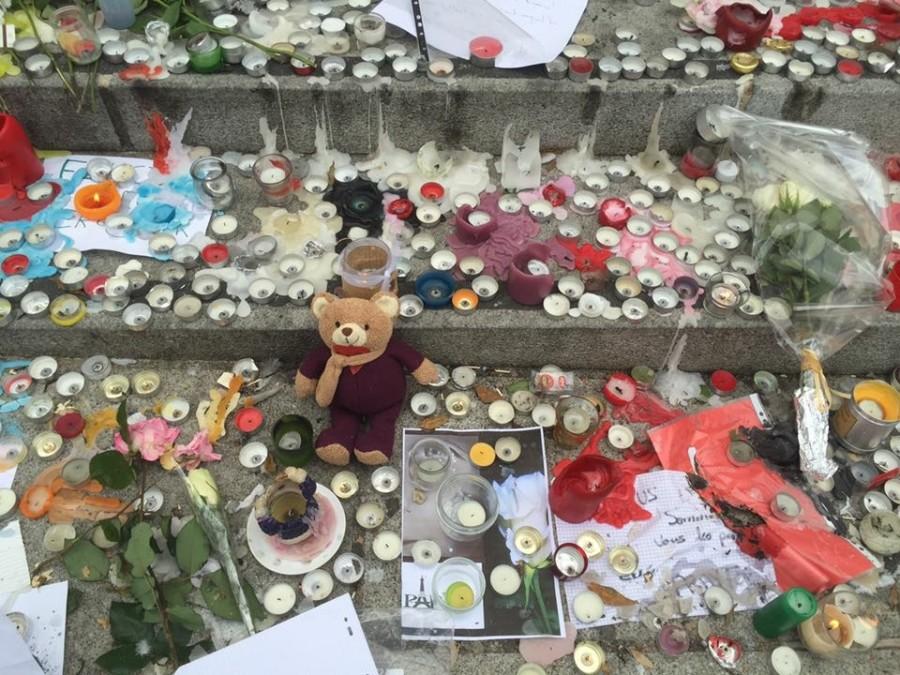 The town of Angers, France held a candlelight ceremony on Saturday to commemorate the Friday attacks. Candles, flowers, stuffed animals, and signs calling for strength and love for France and for the world were left in memorial.