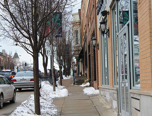 With its charming streets and locally-owned shops, Libertyville is an inviting place for anyone to live in and/or visit. The following photos are a small depiction of what Libertyville is made up of: the popular, more-known areas, and the little things, details that not everyone may see. 
