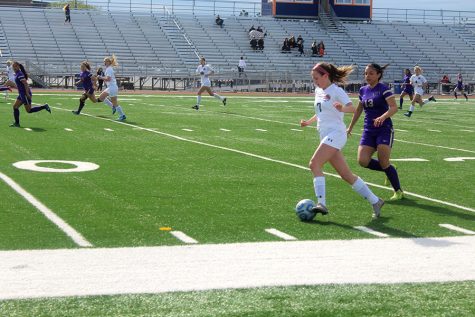 Libertyville Soccer Dominates in Playoff Opener