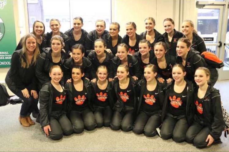 Poms+Places+Fifth+at+IHSA+State+Competition