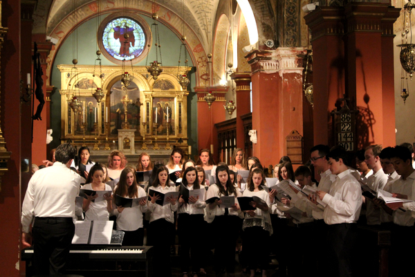One of choir’s performances took place at St. Mark’s Anglican Church in Florence. After a day of walking tours, it ended at this church, where choir was able to sing a few of their songs for local Italians. 
