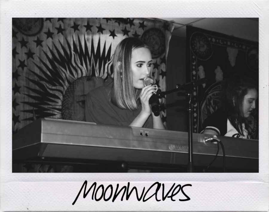 Moonwaves