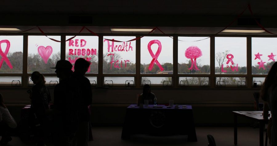 To end Red Ribbon Week, a health fair was held in the library during lunch periods on Friday, Oct. 26. A raffle was held, and there were many booths teaching students about the different ways that they can take care of themselves and make good and healthy lifestyle choices.