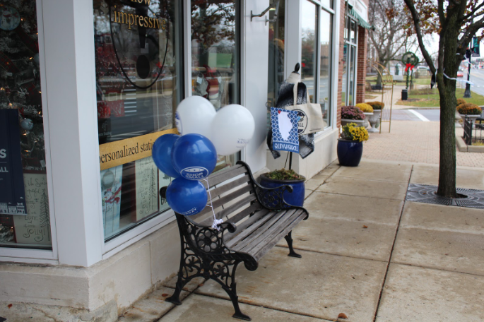 The shop how impressive! also tied balloons to the bench outside of their establishment as a symbol and recognition of the day.