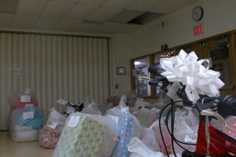 Local families gather at LHS for the annual WISH dinner