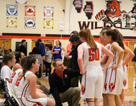 Girls Basketball defeats Warren 56-41