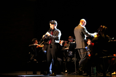 Senior David Lee, one of the winners of the 2018-2019 Concerto Competition, performed the Artie Shaw “Clarinet Concerto.” It was accompanied by members of the Chamber Orchestra, in addition to the Jazz Ensemble. The piece featured jazz techniques including scooping, glissandos, vibrato and swing rhythms.