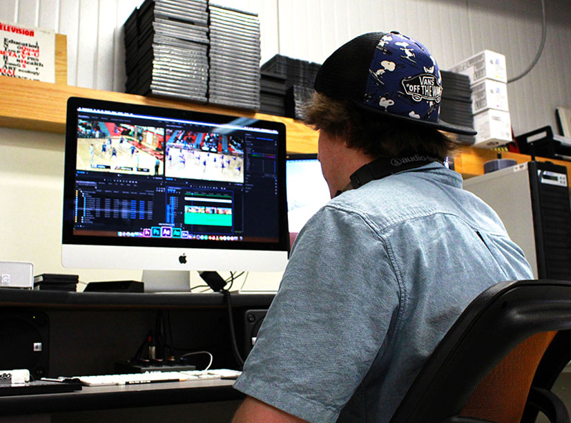 The club provides students with the opportunity to get to know Adobe software programs such as Adobe Premiere Pro and Audio Audition, which are used for video editing and sound mixing.