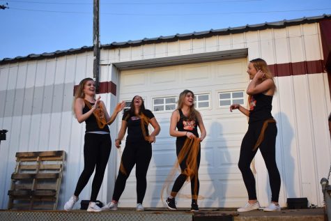 Since the LHS poms dancers spend about 15 hours a week practicing, they emphasized the bond they’ve developed with one another, explaining how they feel like they are apart of a large family.