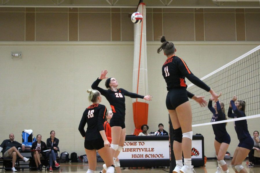 Girls Volleyball beats St. Viator
