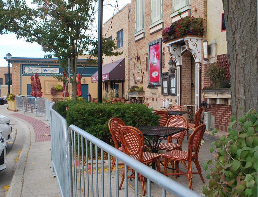 Firkin created new outside seating by using the walkway behind the restaurant. Outdoor seating was a common change among many local restaurants to help them stay afloat.