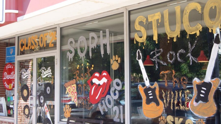 The Sophomore Student Council painted on Pizzeria Deville's windows. 