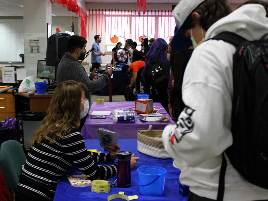 Businesses and organizations set up stands around the library teaching healthy lifestyle practices and giving out prizes at their respective booths.