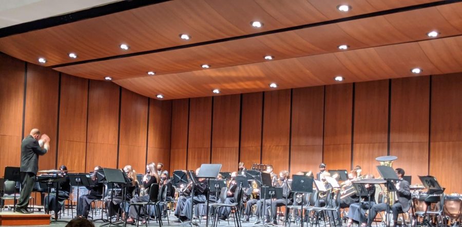 The concert bands open the evening’s performance with a lovely Japanese piece, titled “Ancient Flower”, composed by Yukiko Nishimura. 