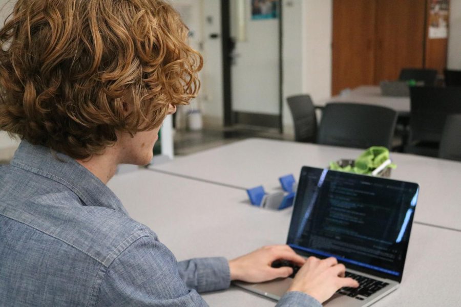 Libertyville's Computer Scientist: George Huber and His Predictive March Madness Model