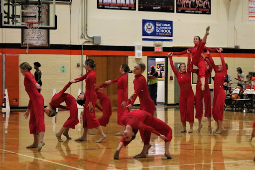 The varsity dance team gives an enrapturing performance during the game’s halftime. In a riveting number, the team showcased the incredible talent that has secured them a spot in the next round of competitions.