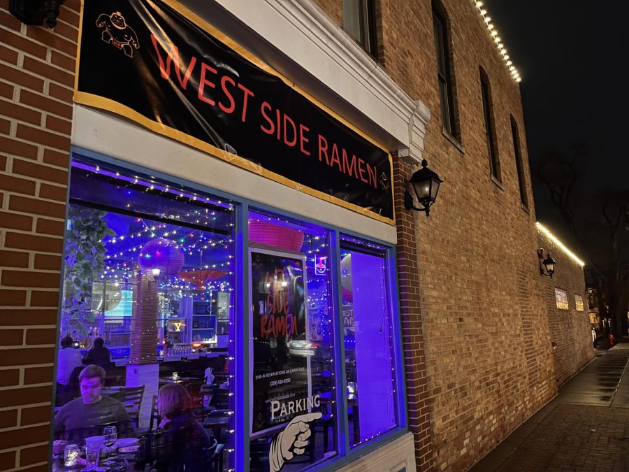 Located in downtown Libertyville, West Side Ramen is located in the space formerly occupied by Chrissoulas, a Greek Mediterranean restaurant.